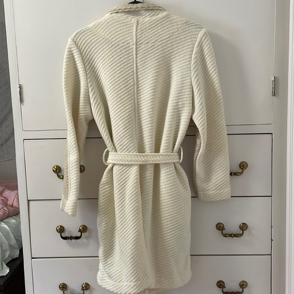 Ms. Meri Mak Coatigen - Picture 9 of 11